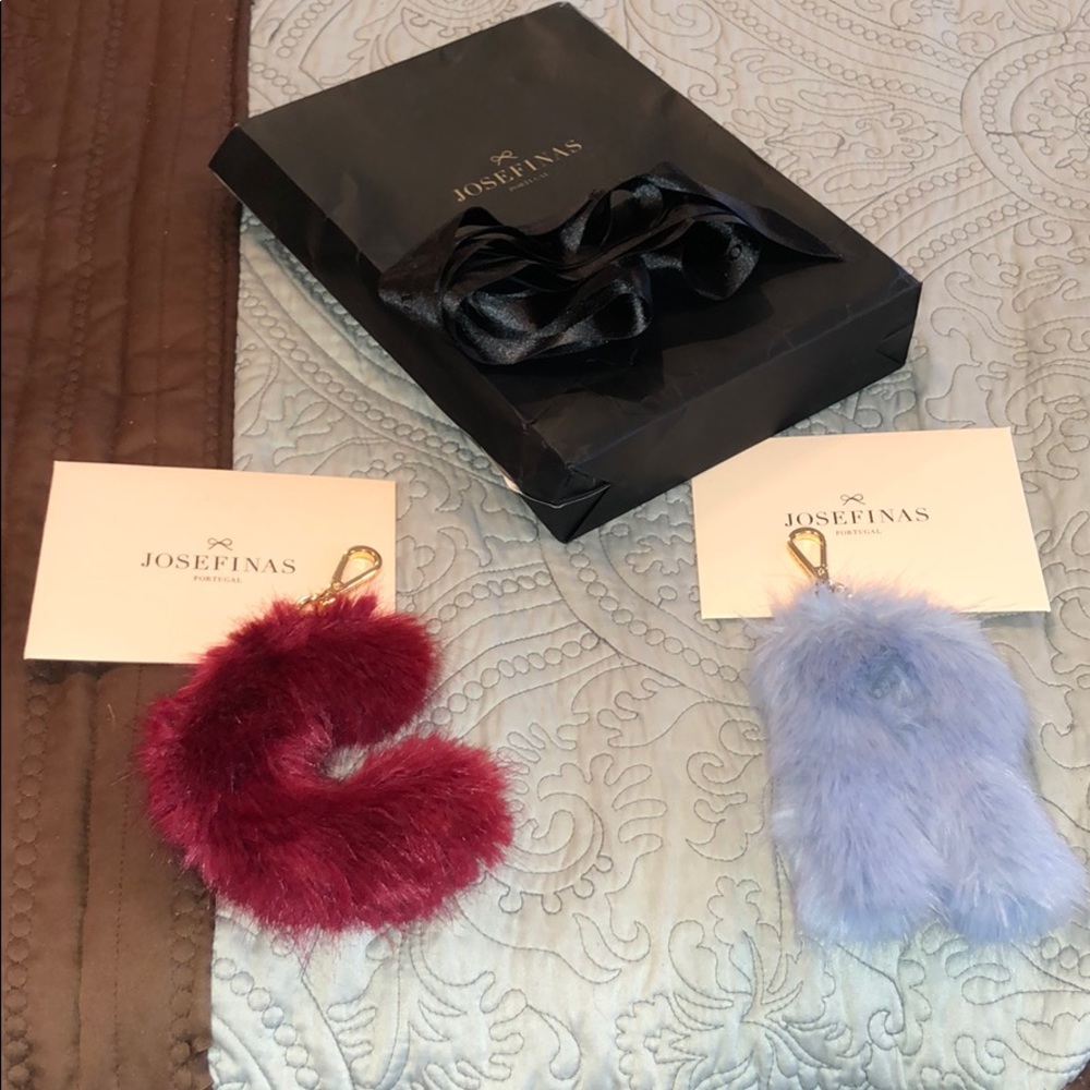 Josefinas Portugal keychains will sell separately